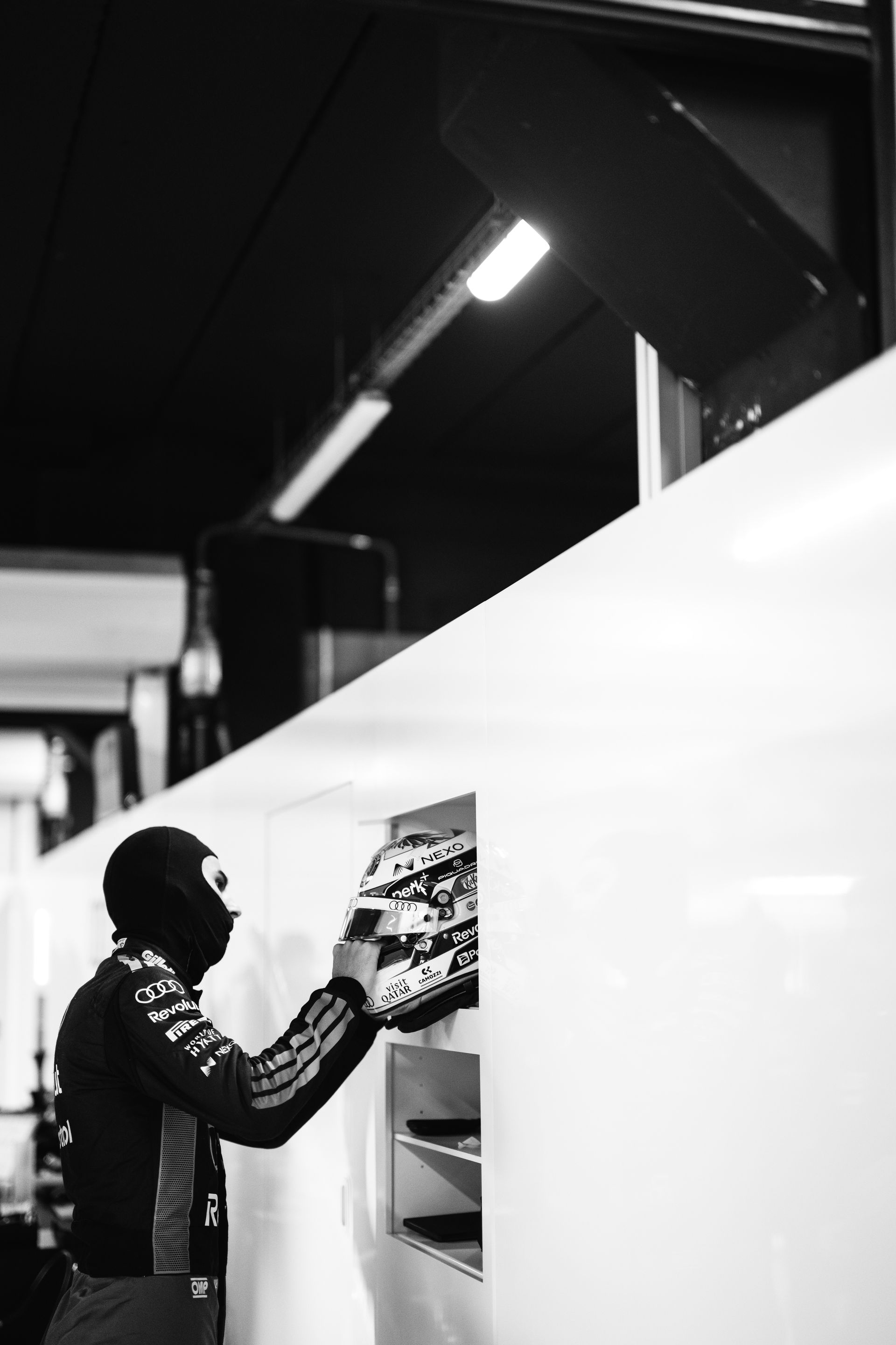Gabriel Bortoleto taking his helmet out of the box