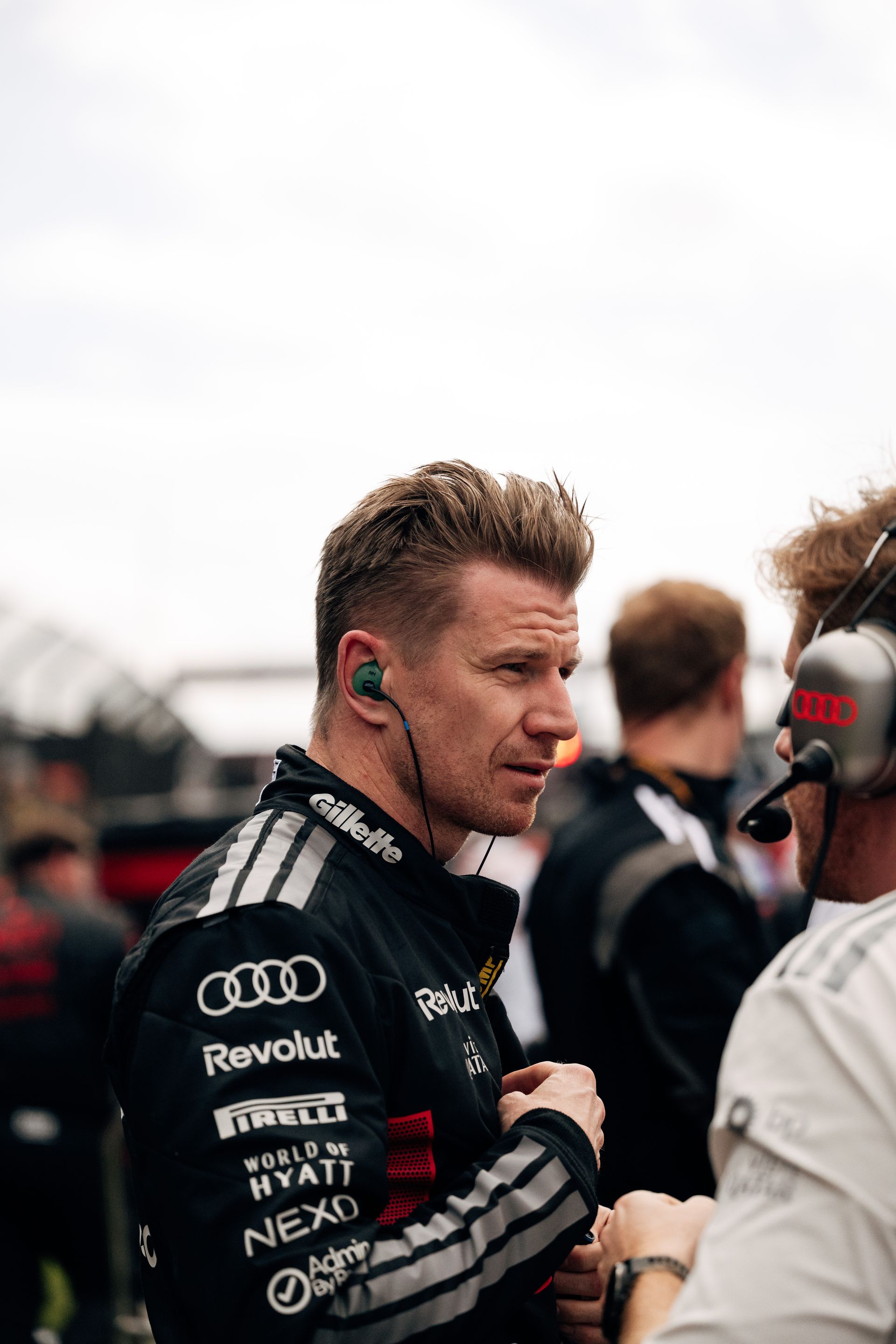 Nico Hulkenberg leaving the grid after technical issue