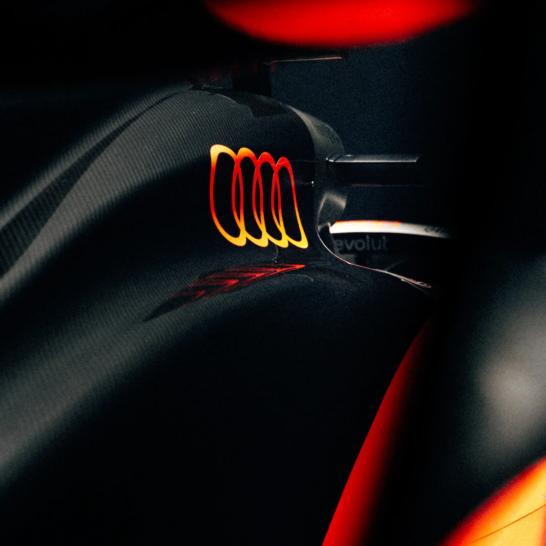 Power unit Near-equal mix of combustion engine and hybrid power.