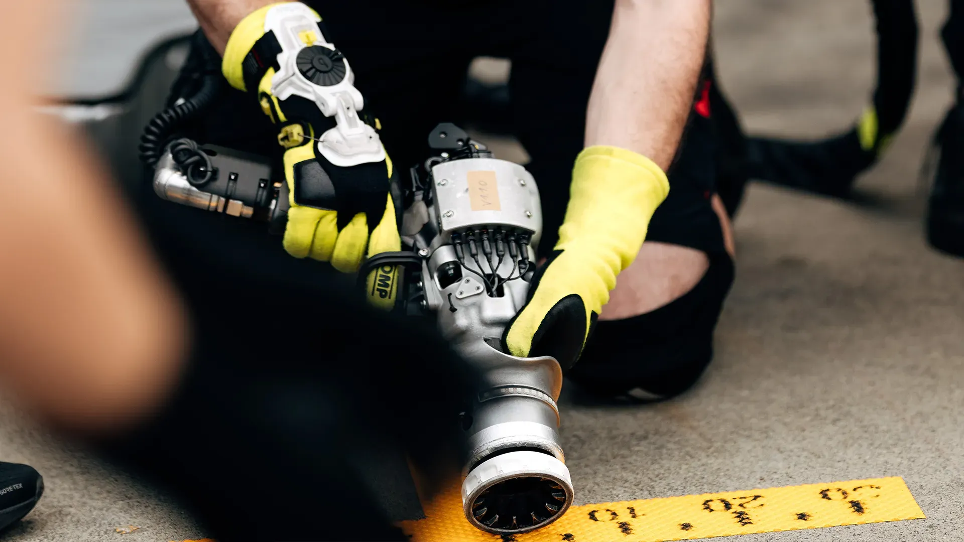 closer look at the hydraulic wheel gun