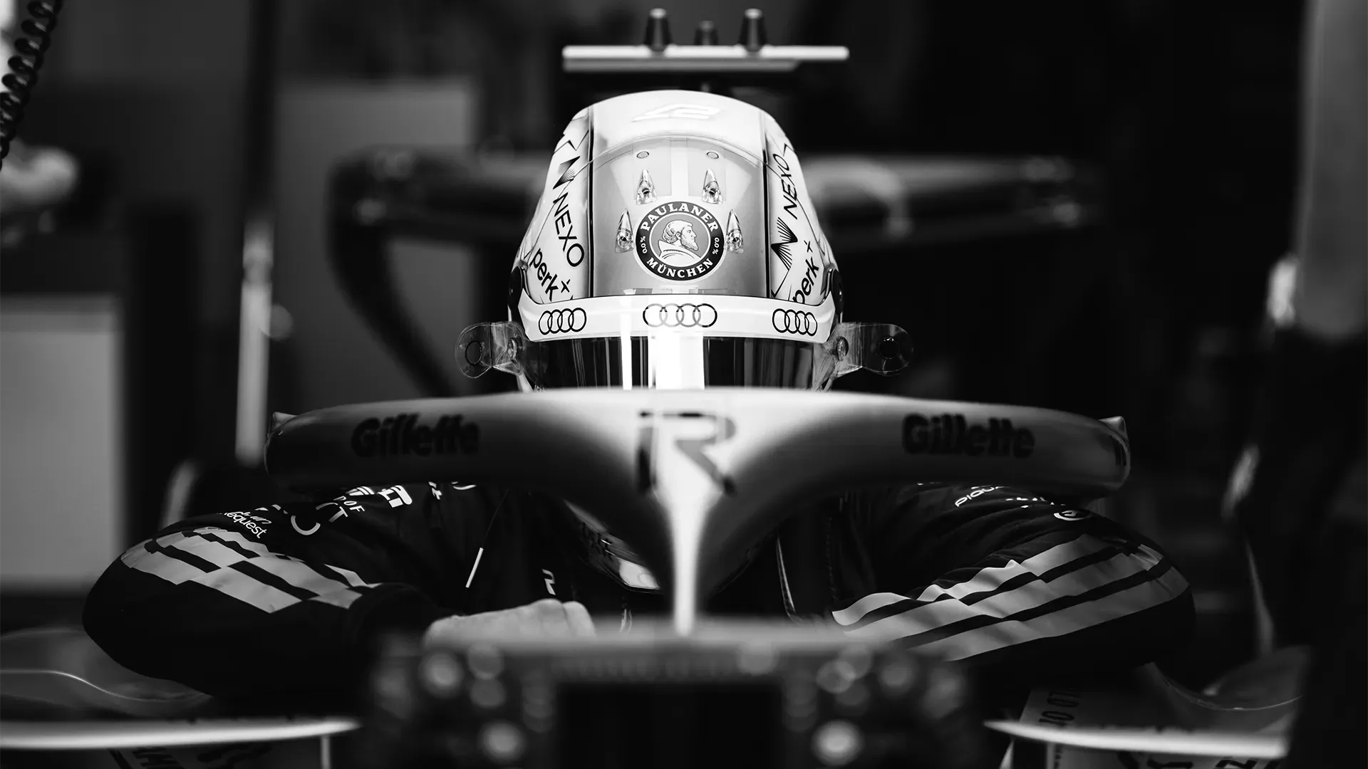  Nico entring the car for Qualifying