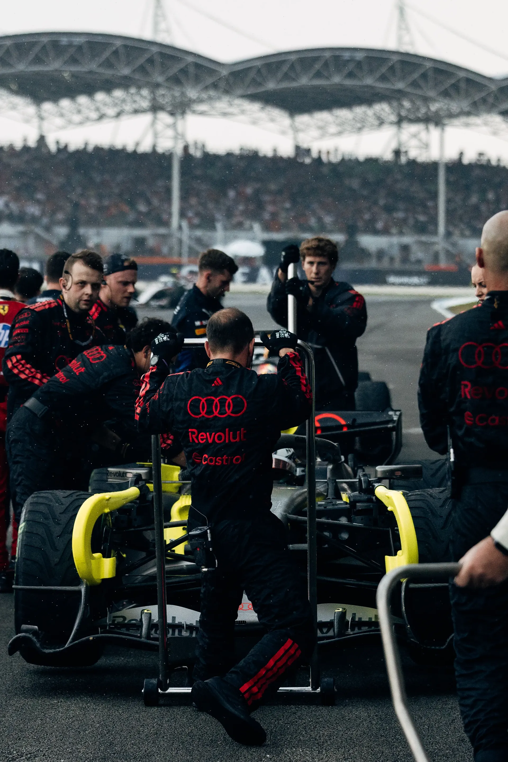 Audi Revolut F1® Team mechanics preparing for the race