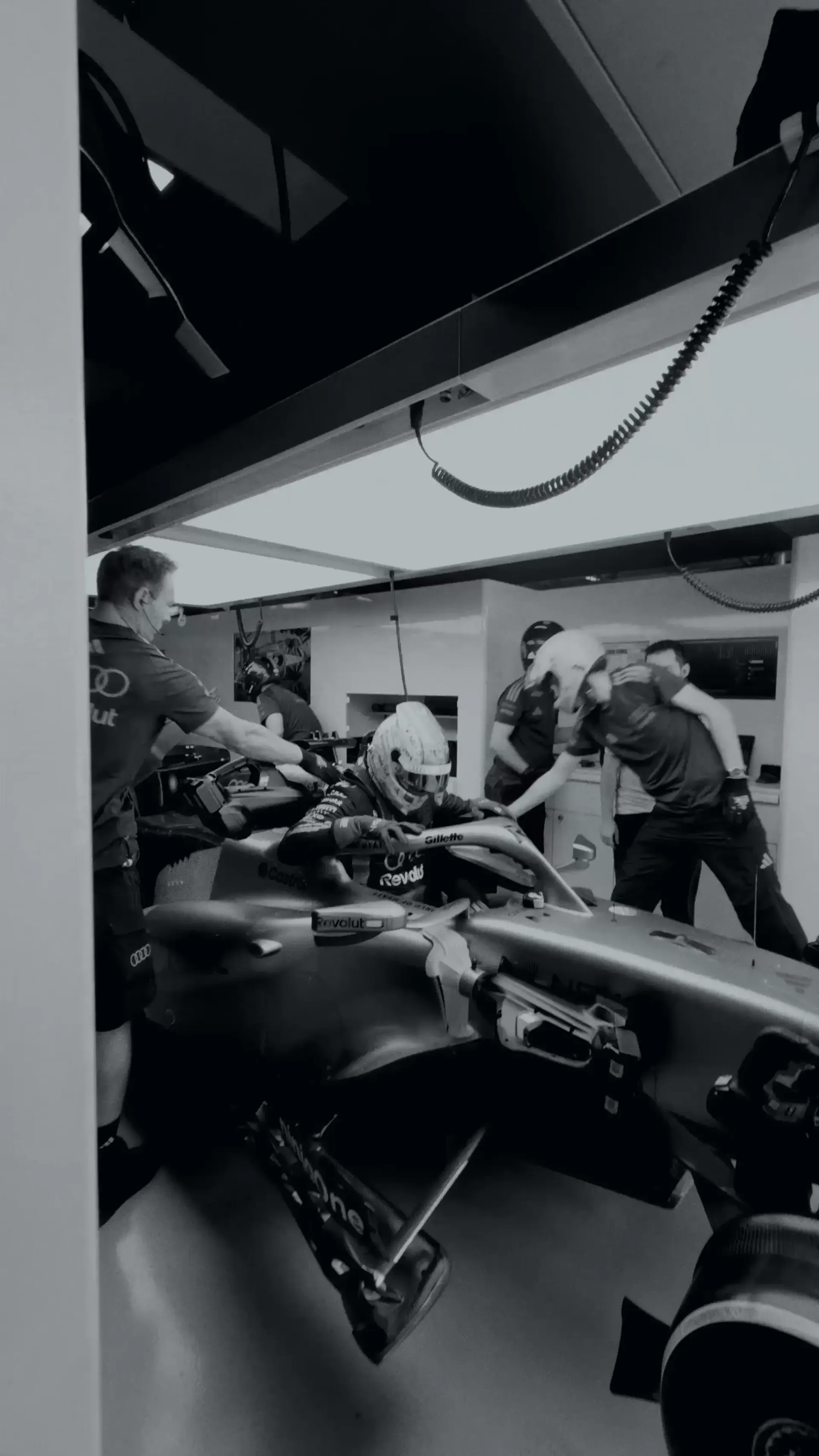 Nico Hulkenberg Teamwork at the Audi Revolut F1® Team Garage