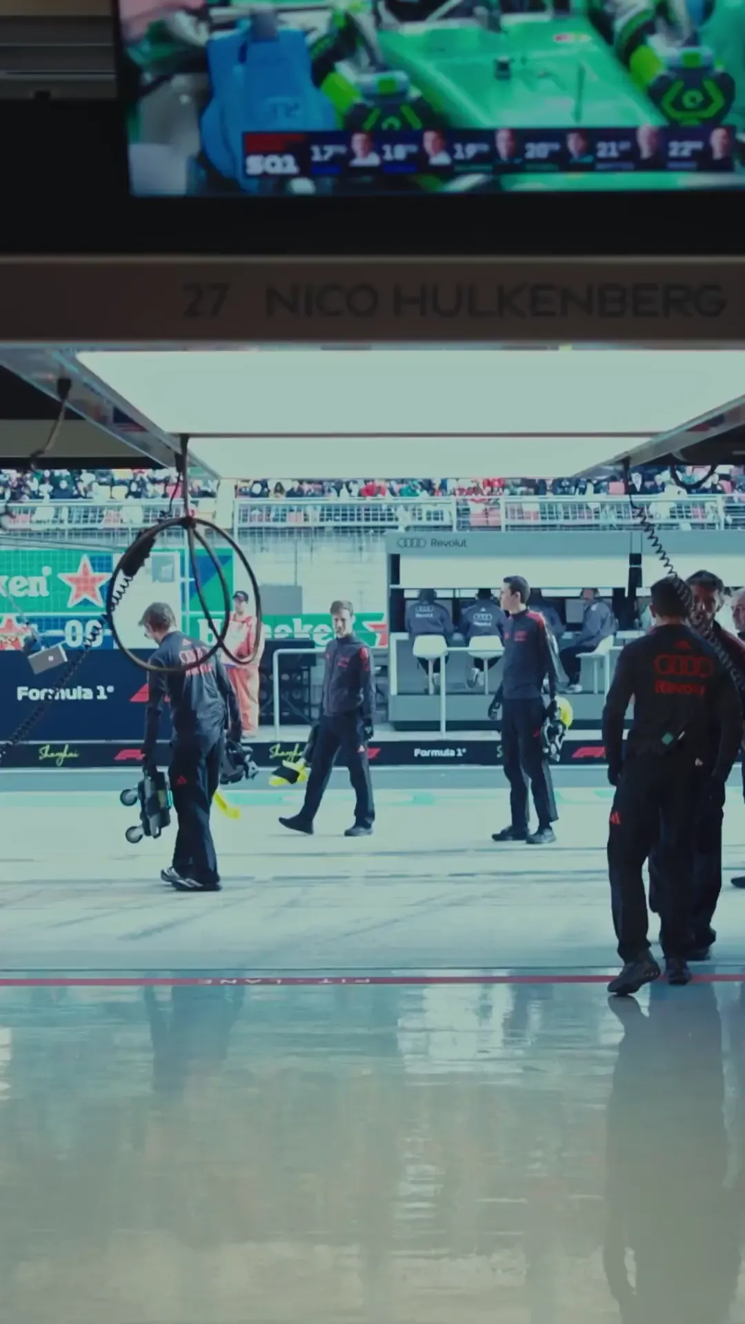 Audi Revolut F1® Team garage in action