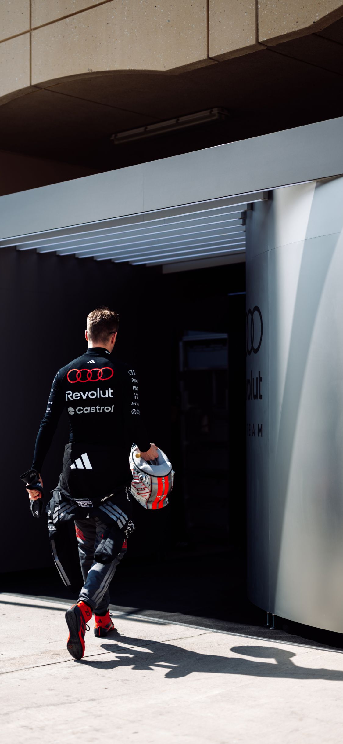 Audi Revolut F1® Team Wallpaper Bahrain
